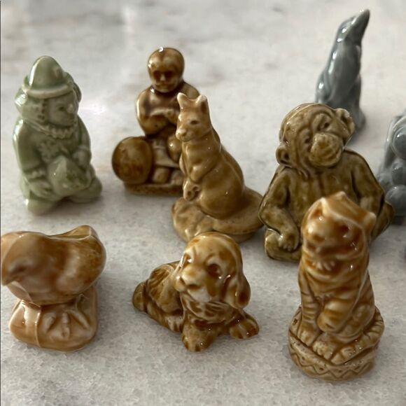 Wade England  Red Rose tea Ceramic Small Figurines Set 20 pc - Picture 5 of 9